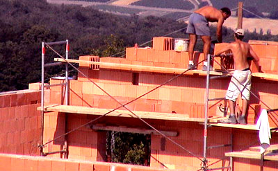 monomur pose de brique isolante à forte inertie thermique