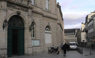 ville de Quimper Quimper est aussi appelée la 'belle endormie'